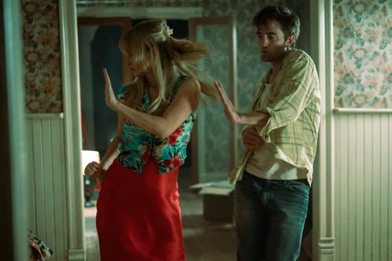 Jennifer Lawrence and Robert Pattinson in Die, My Love (2025) | Credits: Excellent Cadaver 