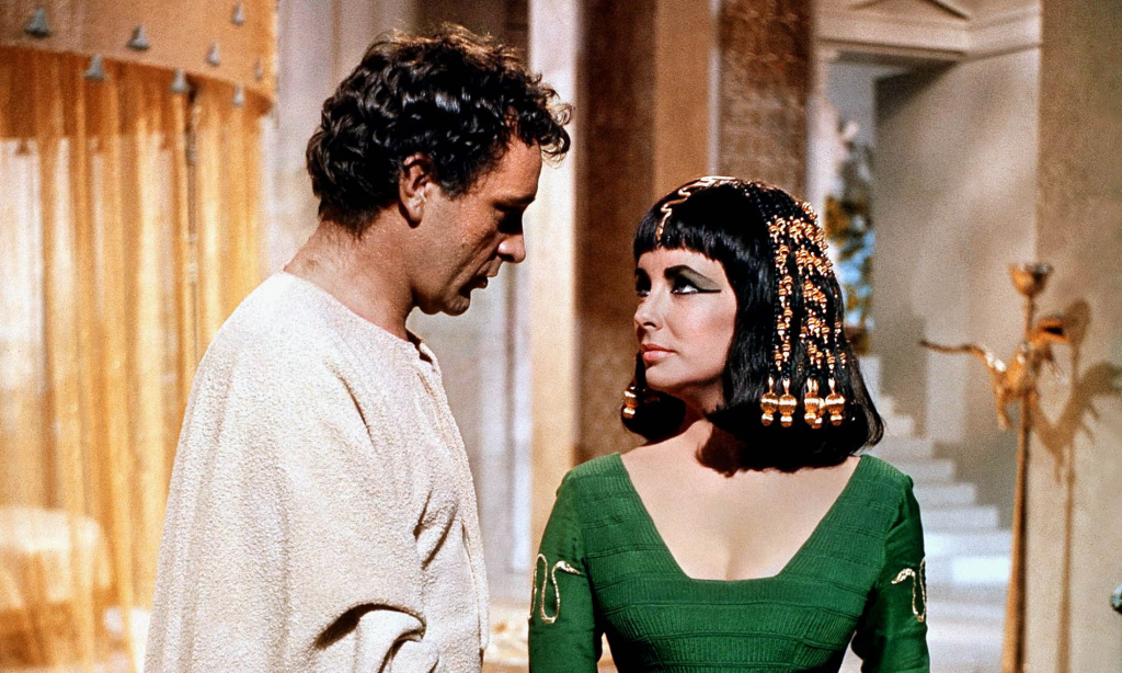 Richard Burton and Elizabeth Taylor in Cleopatra. || Credits: Cinetext Collection/Sportsphoto/Allstar