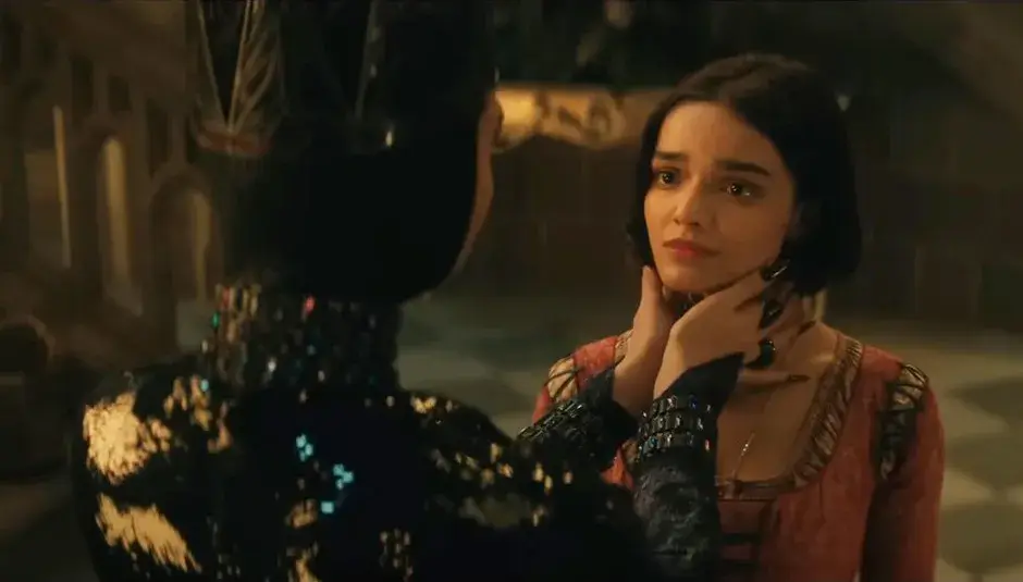 Gal Gadot as the Evil Queen and Rachel Zegler as Snow White. 