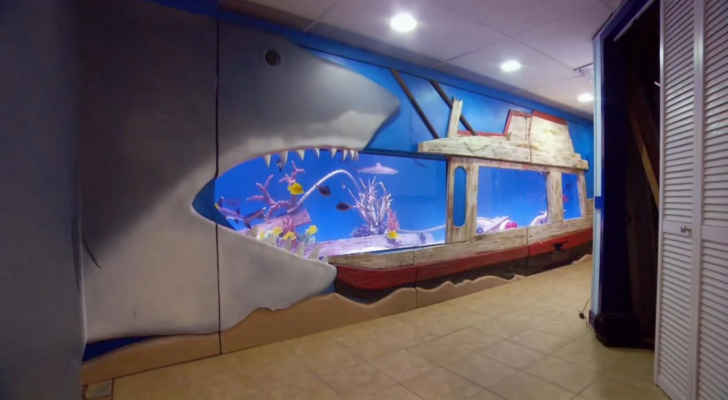 Tanked Tracy Morgan's Giant Shark Tank Revealed Tracy Morgan's 50 Ton Pet Octopus and Sharks: The Comedian Spent $400K