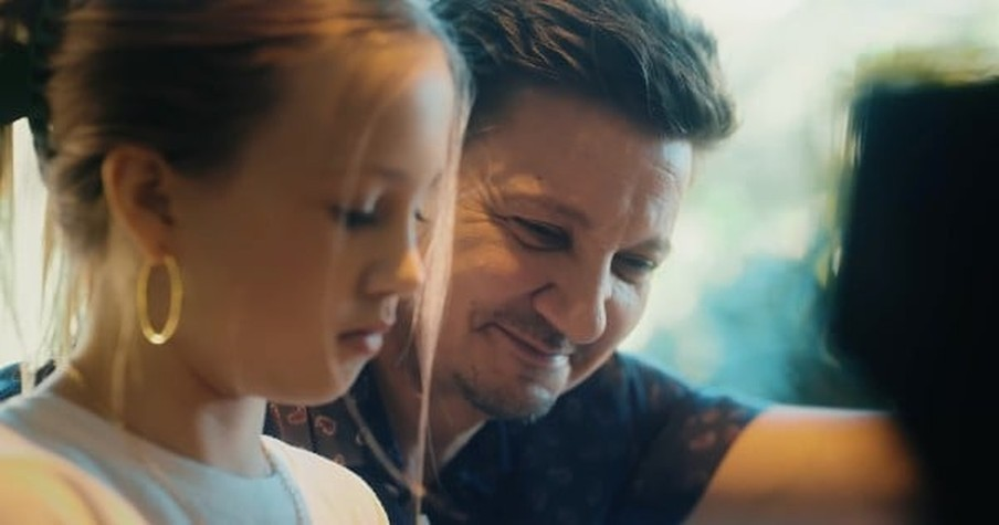 Jeremy Renner with daughter Ava in Wait