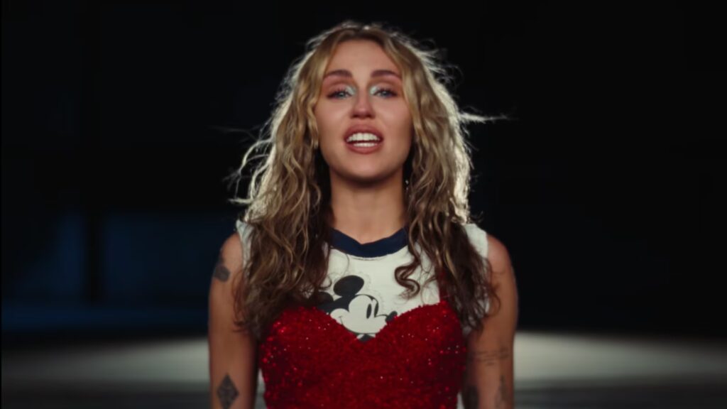 Jennifer Lawrence, Miley Cyrus and 5 More A-Listers Who Will be Heartbroken If Chipotle Shuts Down