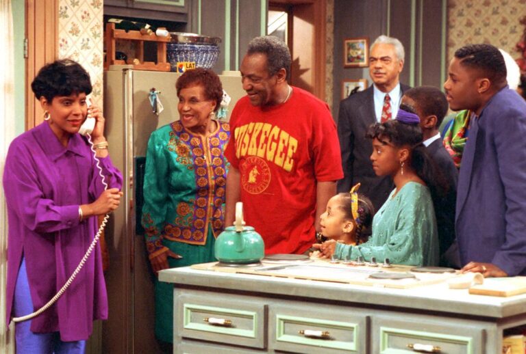 Shocking Reason Why 'The Bill Cosby Show' Was Canceled After 8 Seasons - Is The Cosby Show Still On Tv 2021