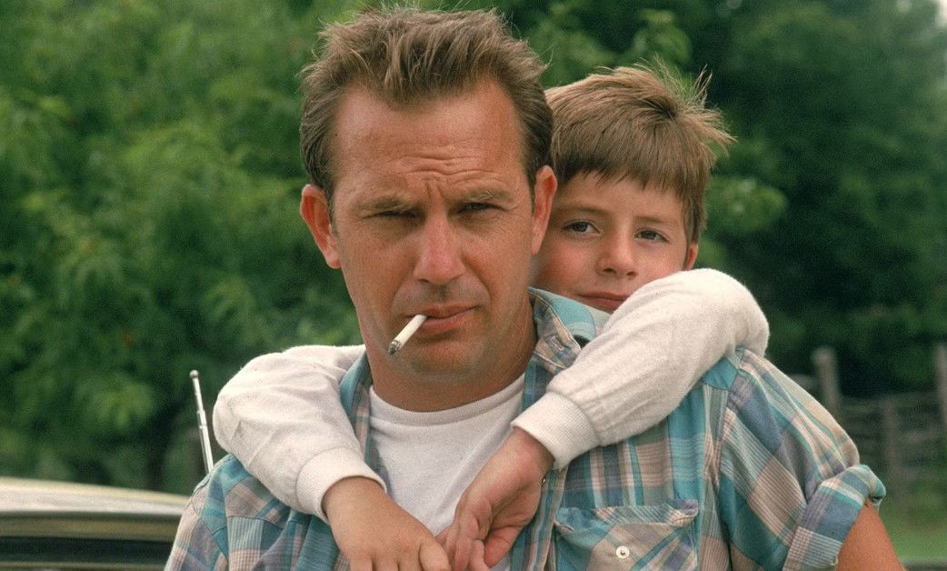 Kevin Costner rewrote a script not to glorify himself but to enhance Clint Eastwood’s role. 