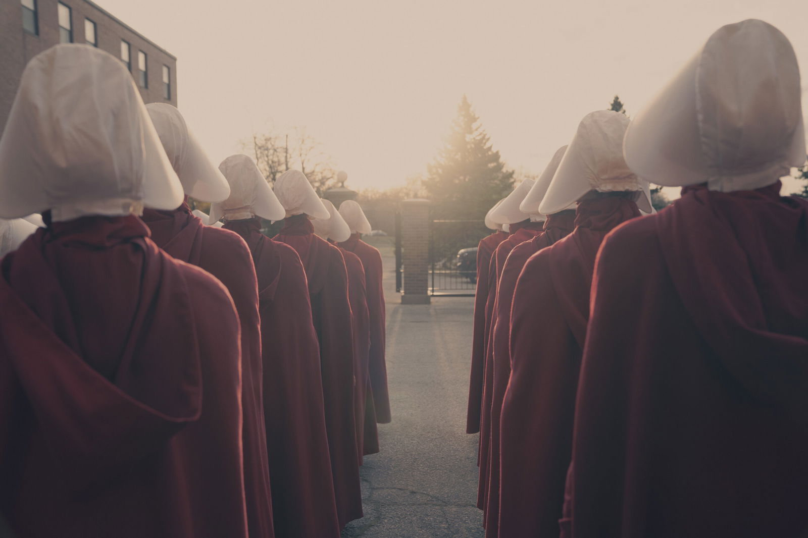 THE HANDMAID'S TALE - “Exodus” - June and Moira execute their dangerous plan. Serena makes a big commitment. (Disney/Steve Wilkie)
THE HANDMAID’S TALE