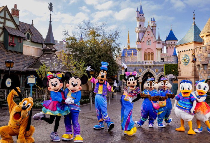 Disney characters in disne theme park