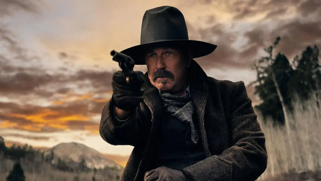 Hayes Ellison pointing a gun in Horion: An American Saga — Chapter 2