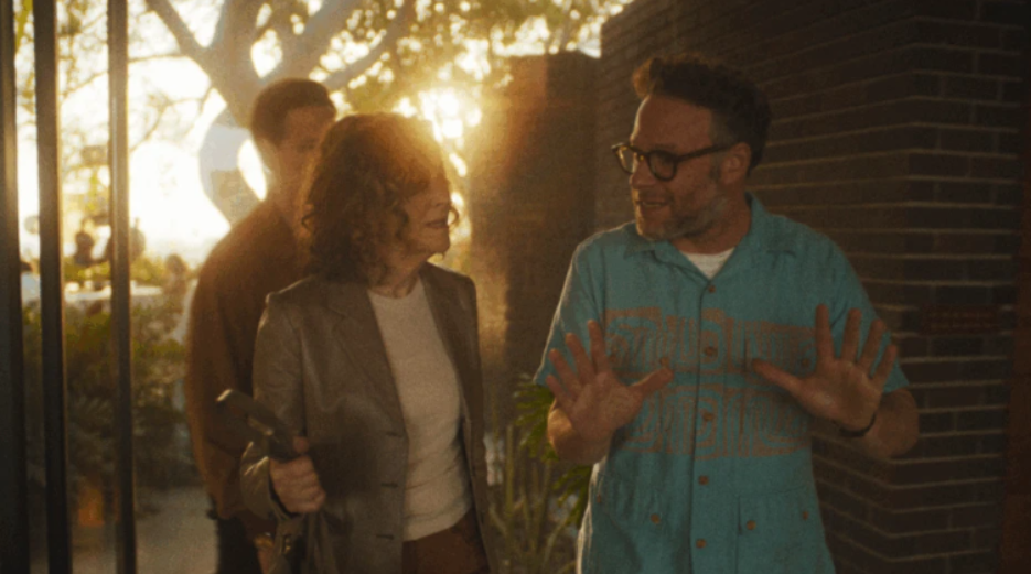 20 Absolutely Best TV Shows to Watch Right Now (June 2025) 5 Matt is explaining something to Patty.