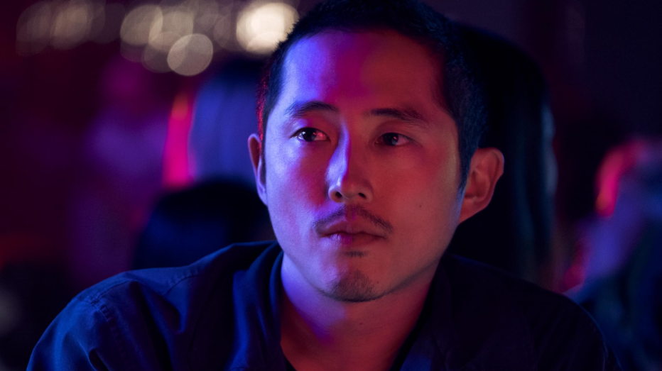 20 Absolutely Best TV Shows to Watch Right Now (June 2025) 47 Danny is staring at someone.