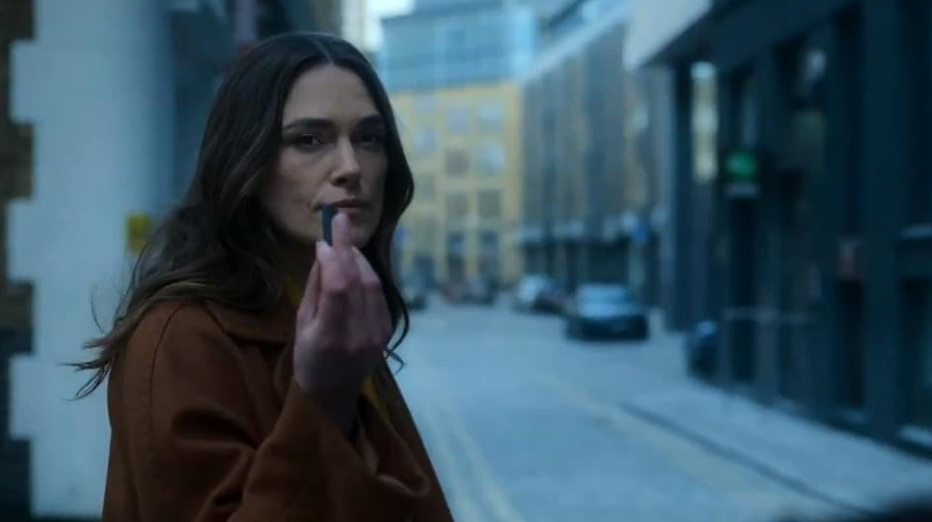 20 Absolutely Best TV Shows to Watch Right Now (June 2025) 30 Helen is showing something small to someone.