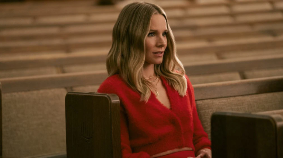 20 Absolutely Best TV Shows to Watch Right Now (June 2025) 33 Joanne is sitting in an empty theatre.