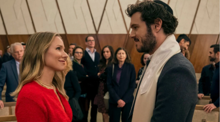 20 Absolutely Best TV Shows to Watch Right Now (June 2025) 35 Noah and Joanne are both smiling at each other. Noah is wearing a Rabbi's hat.