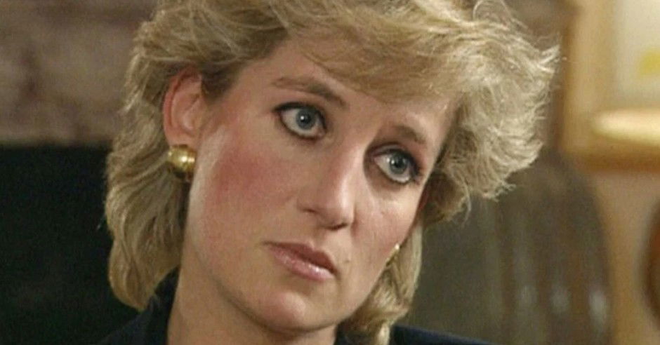 “She hit on me”: Another Royal Seemingly Had a Crush on John Travolta Before His Brief Story With Princess Diana 2 Princess Margaret, sister of Queen Elizabeth II, openly expressed a desire to meet him.
