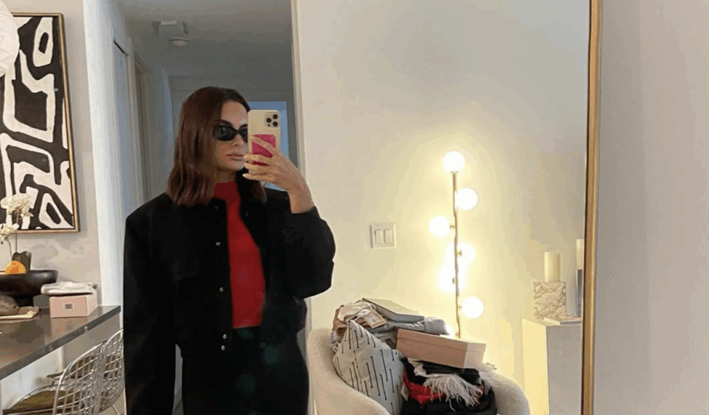 Summer House: Why Did Paige Leave After 7 Seasons? 1 Paige DeSorbo clicking a mirror selfie.