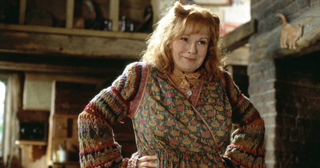 Katherine Parkinson Joining J.K. Rowling’s Harry Potter Continues a Worrying Trend After Her Banned ‘IT Crowd’ Episode 5 Molly Weasley in a still from Harry Potter with his hand oh her belly with Cute smiling face