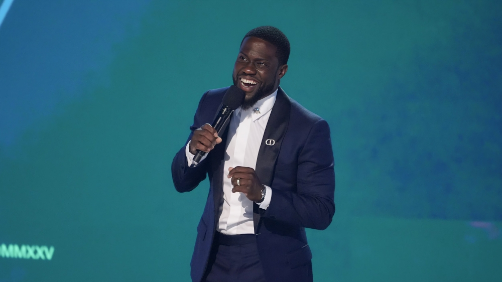 BET Awards: Kevin Hart's Sneaky Jokes on P Diddy and Kanye West Explained 9 Kevin Hart hosted the BET Awards.