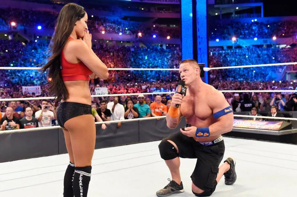 Why Do So Many WWE Fans Hate Nikki Bella? 4 John Cena proposing to Nikki Bella