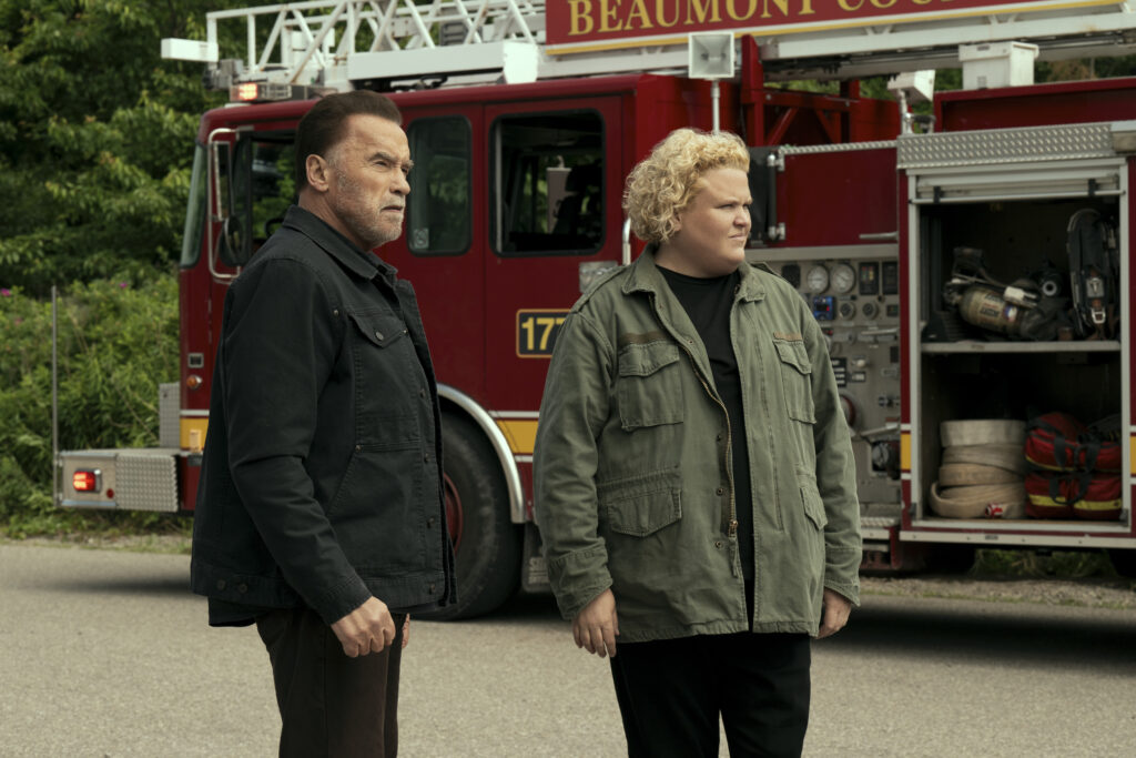FUBAR Season 2 Review — The Action Falters and the Comedy Flops 10 Fubar. (L to R) Arnold Schwarzenegger as Luke Brunner, Fortune Feimster as Roo Russell in episode 201 of Fubar. Cr. Christos Kalohoridis/Netflix © 2025
