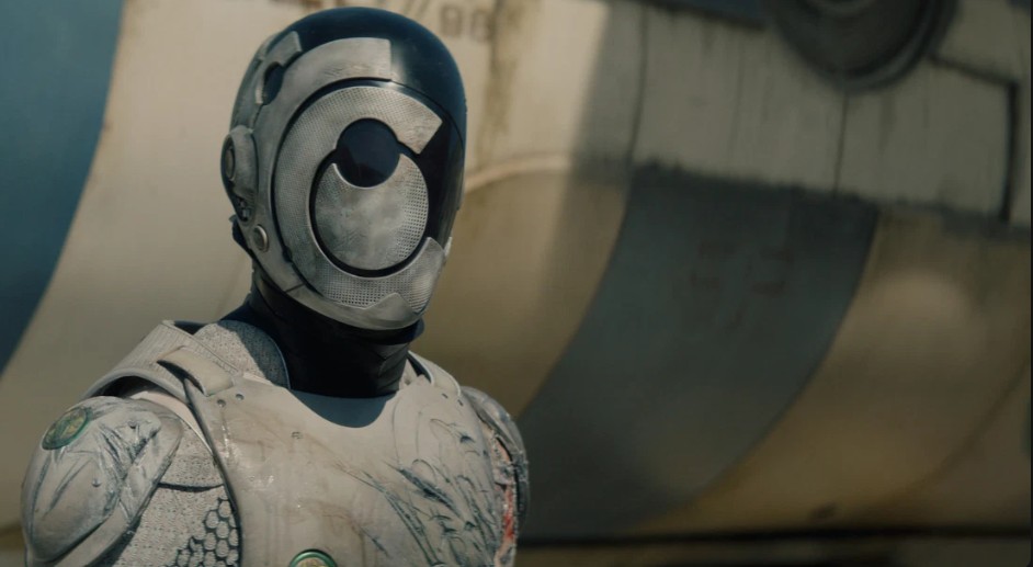 Murderbot can be seen in a protective mode. 