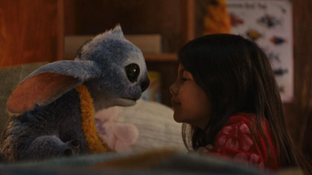 'Lilo & Stitch' Box Office Worldwide: Every Record Broken by Disney's Live-Action Remake 1 Lilo & Stitch talking to each other