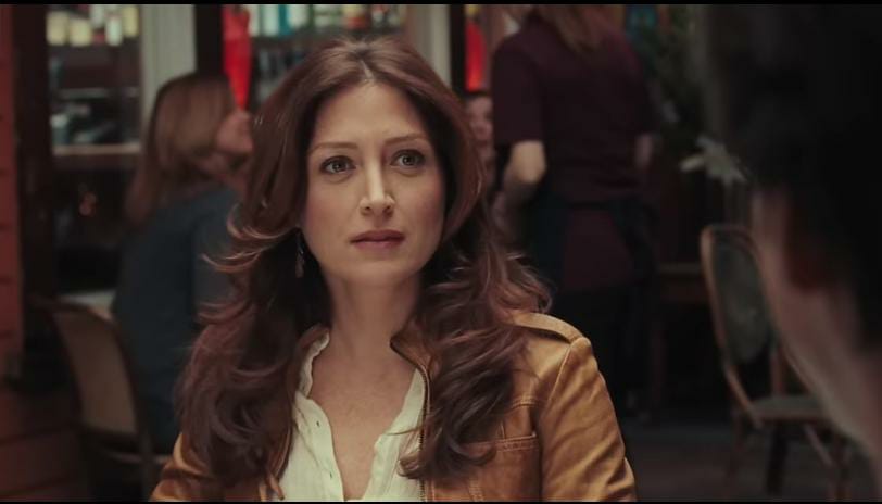 27 Years Ago, NCIS Actor Sasha Alexander Starred in a $223M Jim Carrey Cult-Hit That Still Remains a Banger 1 Sasha Alexander as Lucy looking at Carl in Yes Man.
