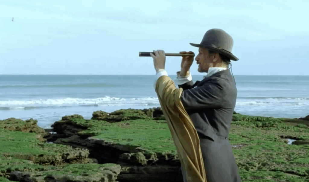 7 Best Viggo Mortensen Movies That Proved He’s More Than Aragorn 10 Viggo Mortensen, with a monacular.