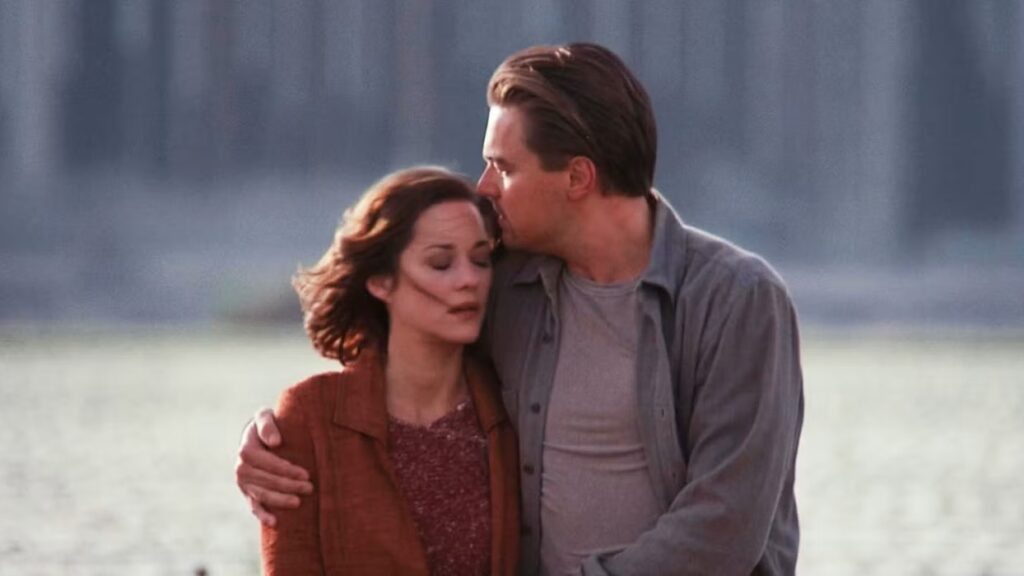 Marion Cotillard as Mal and Leonard DiCaprio as Cobb in Inception 