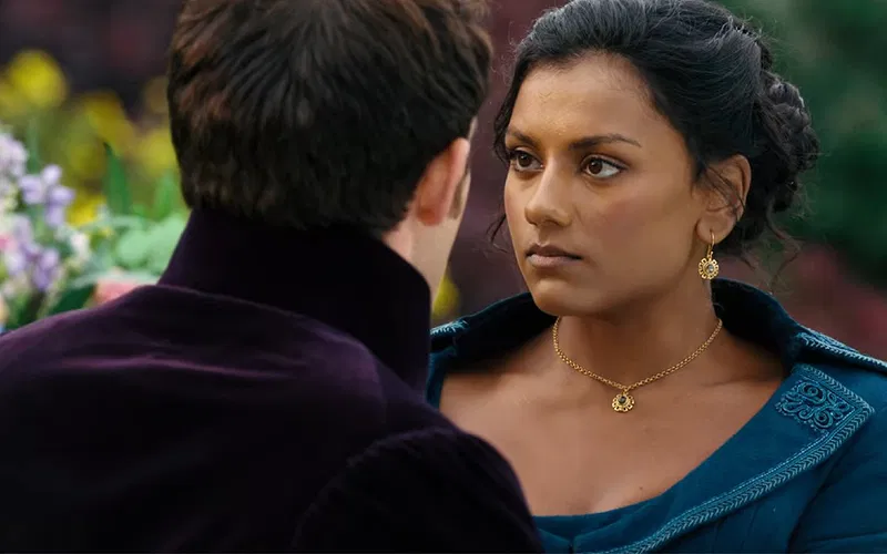 Simone Ashley in a scene with Jonathan Bailey from Bridgerton