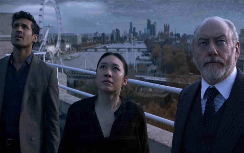 Game of Thrones Actor Joins Netflix’s 3 Body Problem Season 2 3 3 Body Problem cast looking at the sky in a shocking expression