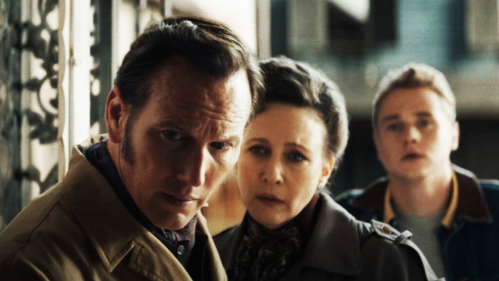 Ed and Lorraine entering the Smurl house in The Conjuring: Last Rites