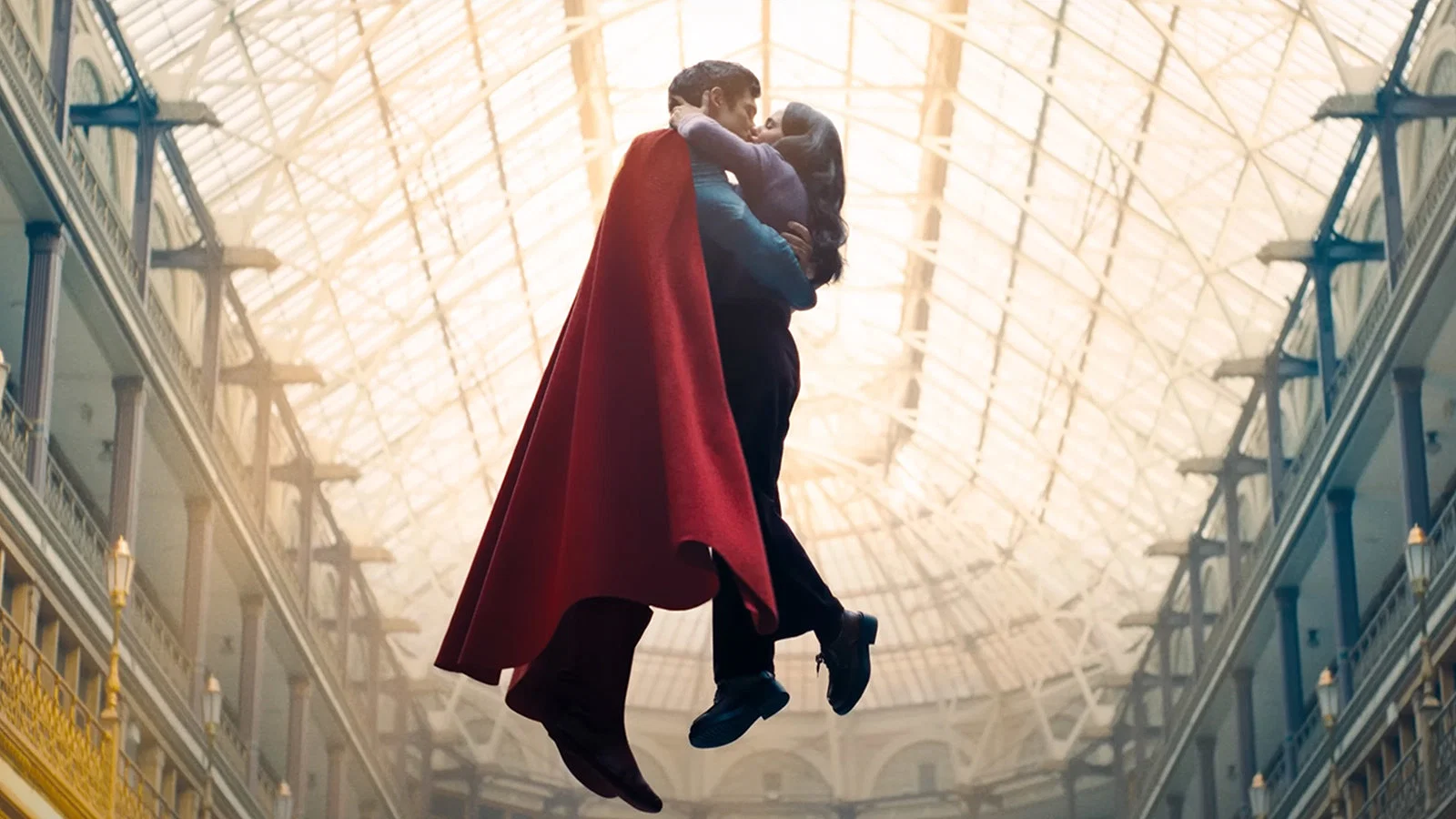 Rachel Brosnahan and David Corenswet share a kiss while flying in Superman.