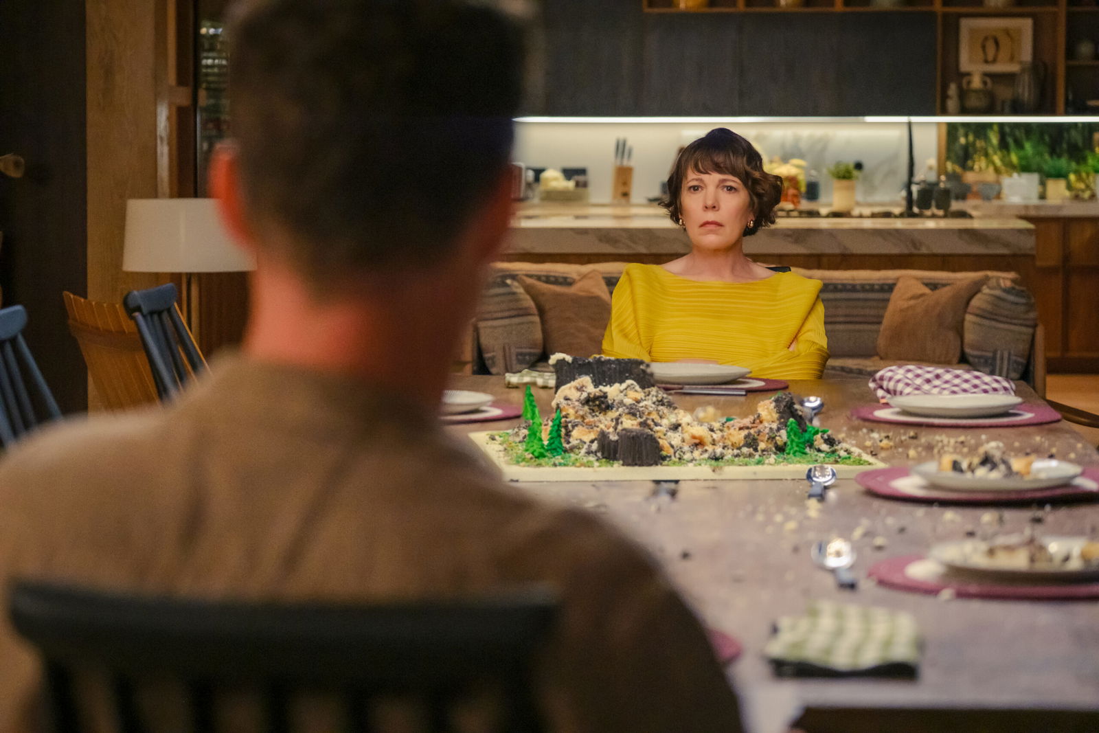 The Roses Review — Olivia Colman and Benedict Cumberbatch Thoughtfully ...
