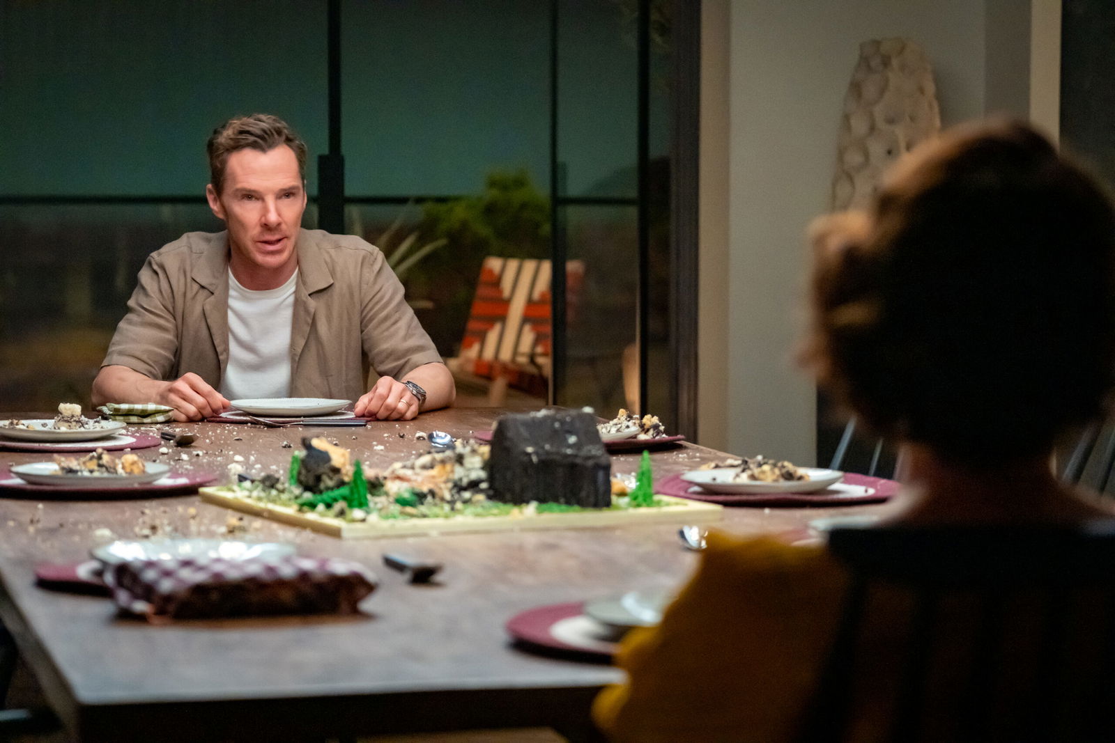 The Roses Review — Olivia Colman and Benedict Cumberbatch Thoughtfully ...