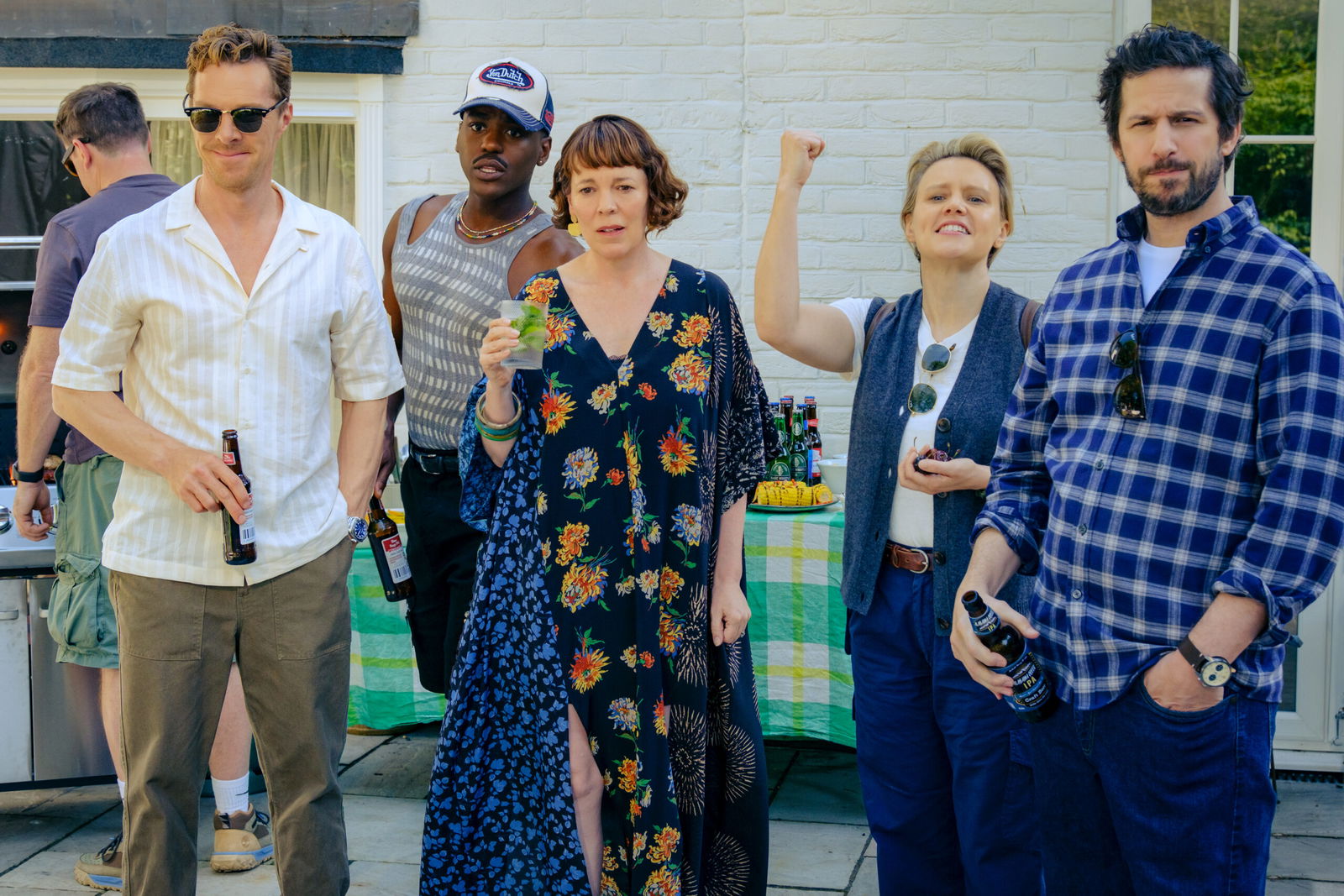 The Roses Review — Olivia Colman and Benedict Cumberbatch Thoughtfully ...