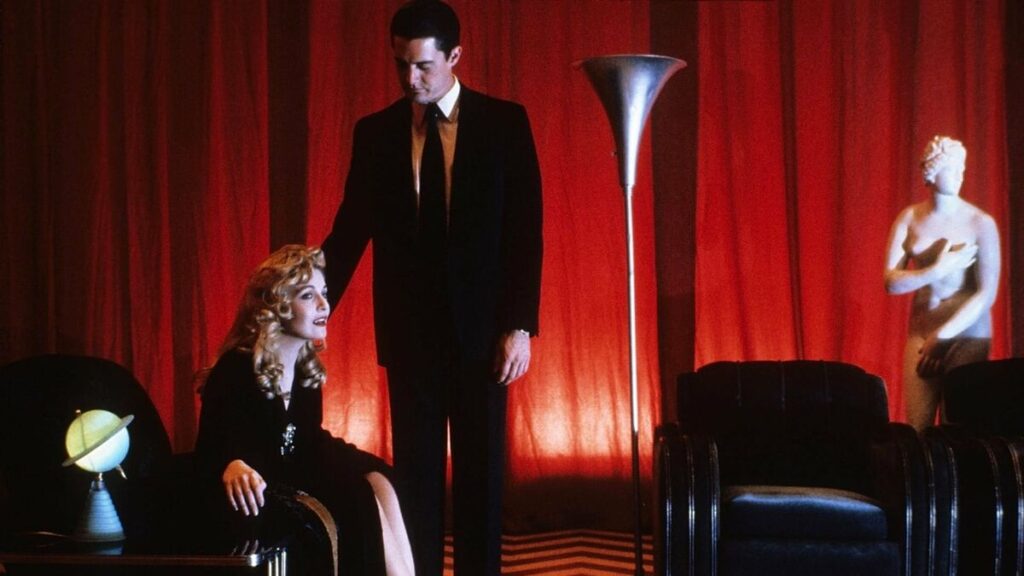 "I have no desire": The David Lynch Movie That Made Quentin Tarantino His Biggest Hater 3 A character consoling the other in Twin Peaks: Fire Walk with Me