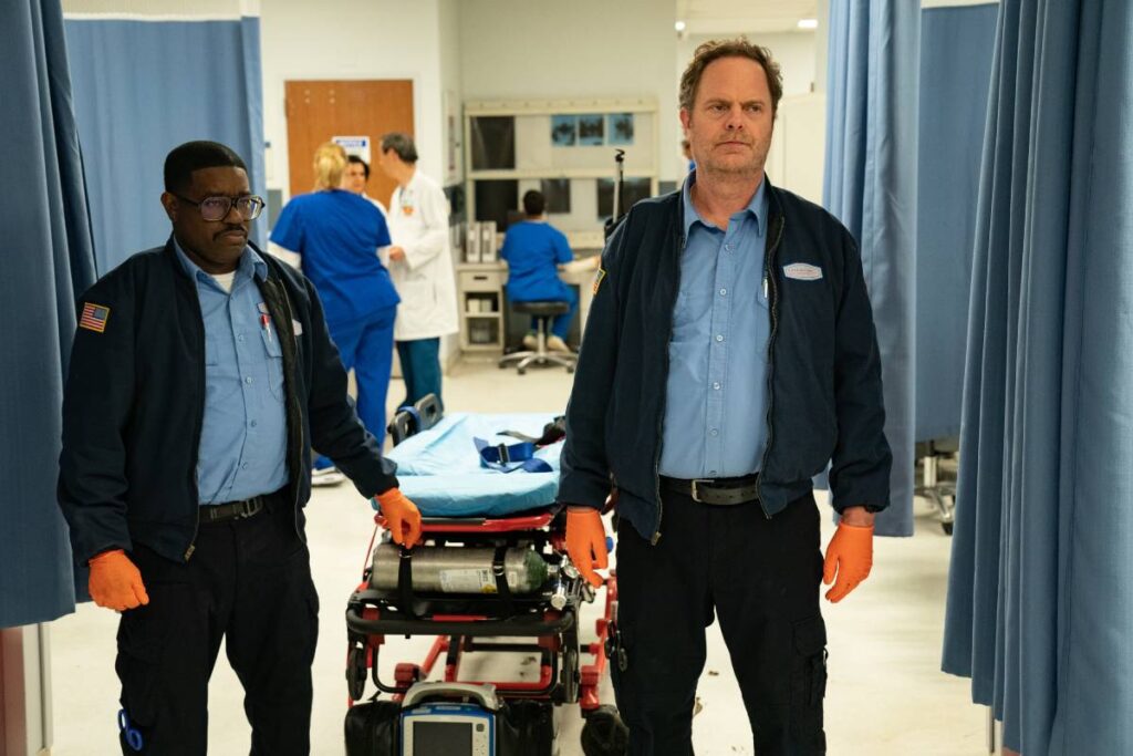 Lil Rel Howery and Rainn Wilson drop a patient off at a hospital in Code 3