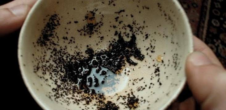 The Grim appearing in Harry’s tea cup