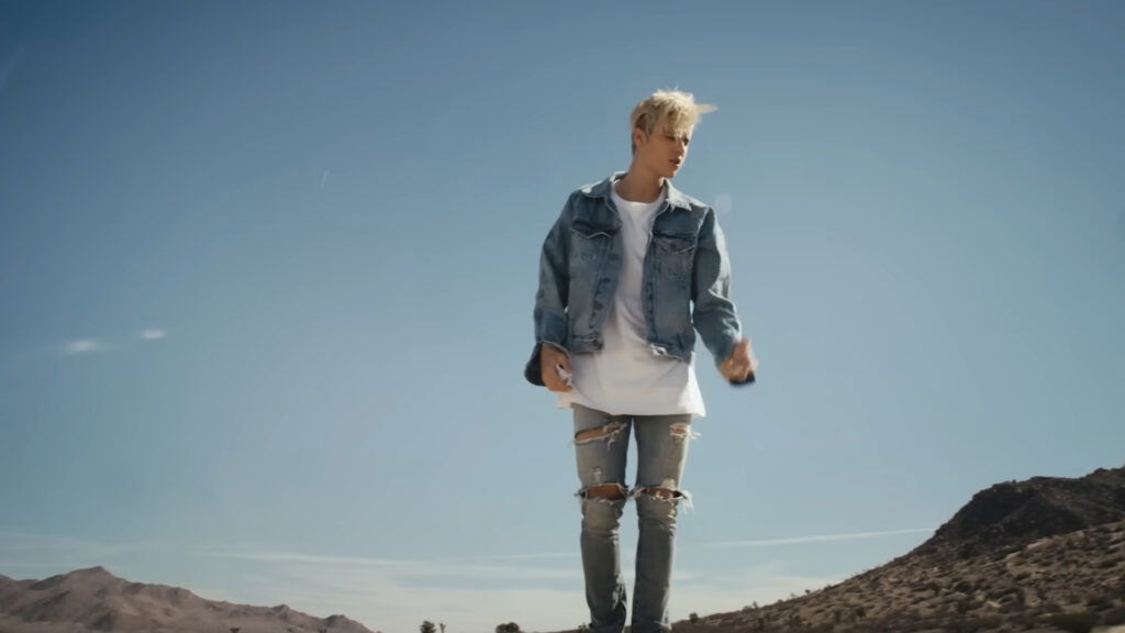 Justin Bieber is sining in the Mark My Words music video