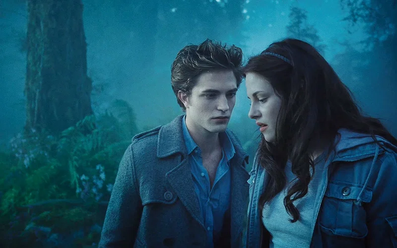 twilight-edward-bella-1508771223-651f10429065b
