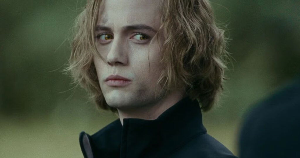 Jackson Rathbone as Jasper Hale.