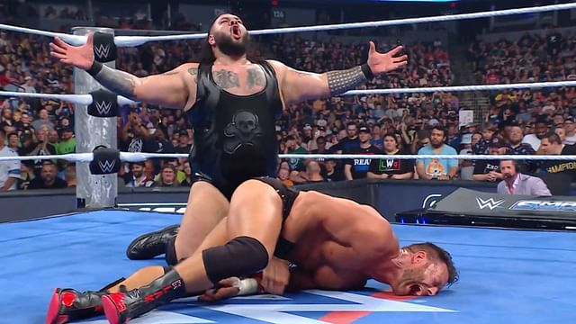 LA Knight and Bronson Reed during their WWE match in SmackDown