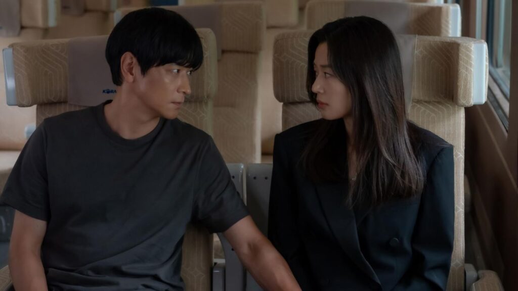 Jun Ji-hyun and Gang Dong-won in Tempest