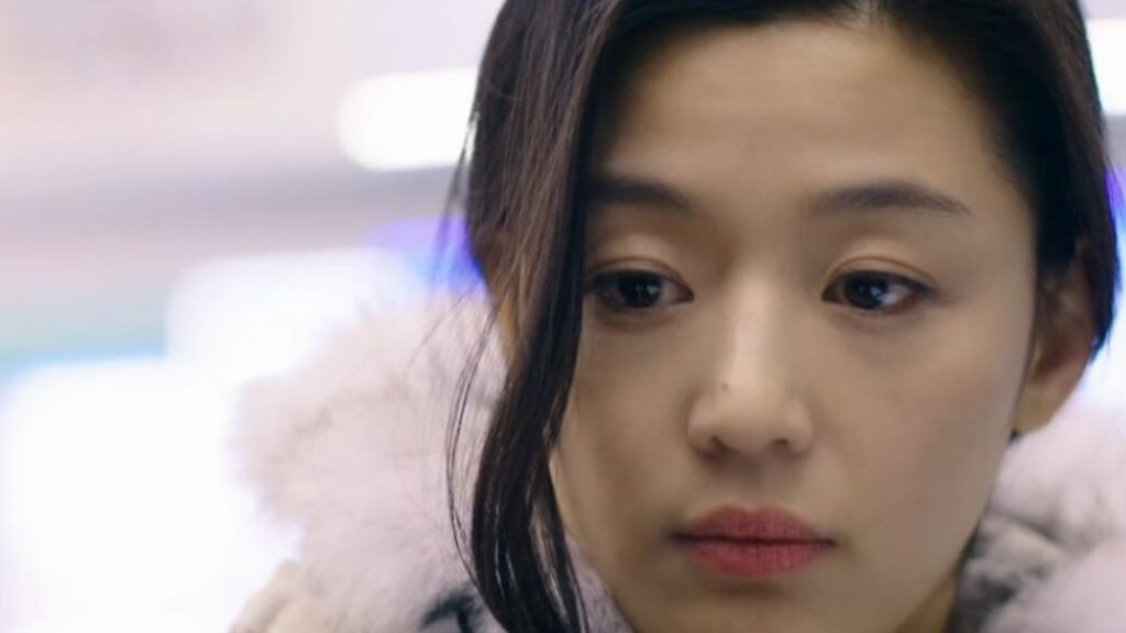  Shim Cheong / Se-hwa in a scene from Legends of the Blue Sea