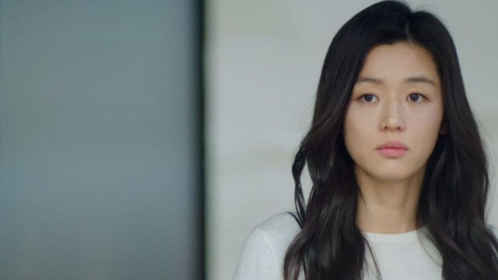  Shim Cheong / Se-hwa in a scene from Legends of the Blue Sea