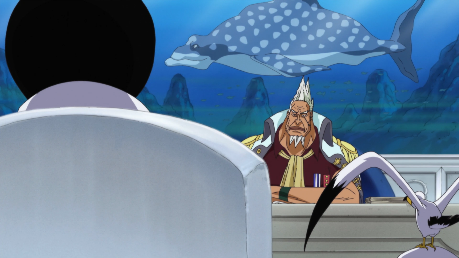Kong speaking to Sengoku in One Piece.
