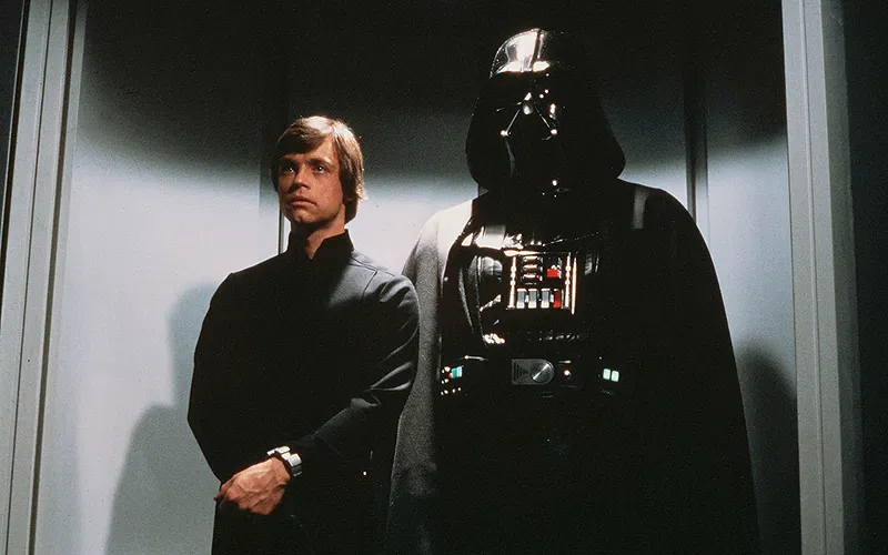 Luke Skywalker với Darth Vader.