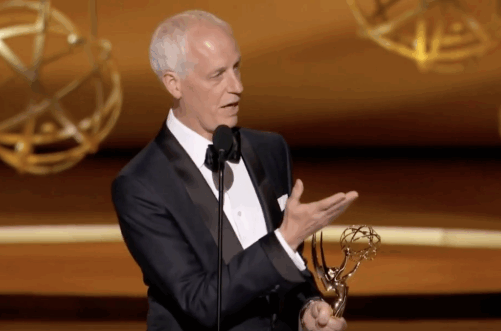 Dan Gilroy holding his Emmy and delivering his acceptance speech.
