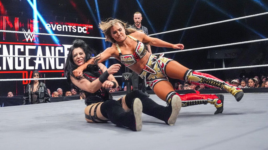 Stephanie Vaquer fighting. 