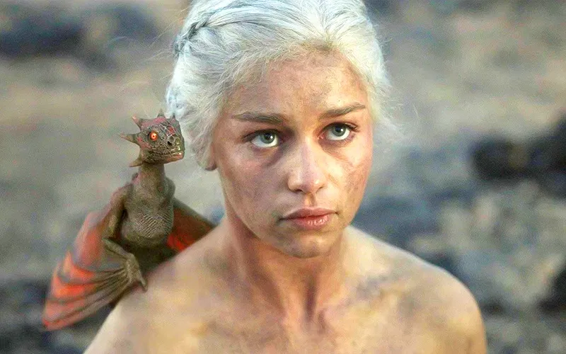Emilia Clarke Draws a Hard Line Under Dragons And George R. R. Martin’s World 3 emilia clarke game of thrones