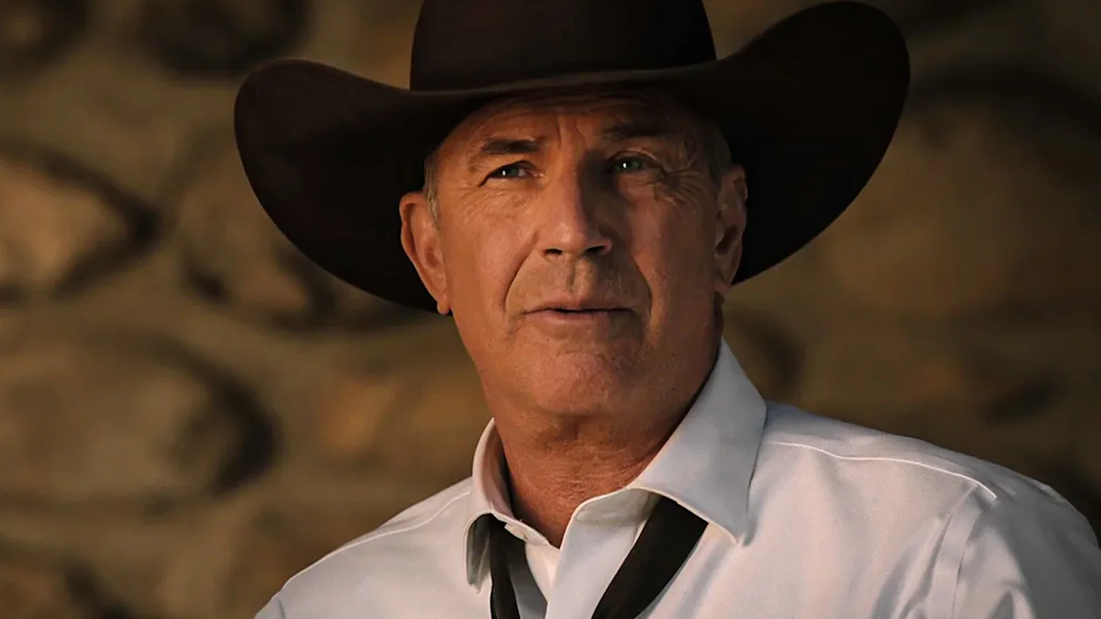 What Happened to Kevin Costner's Rumored Romance With Jennifer Lopez?